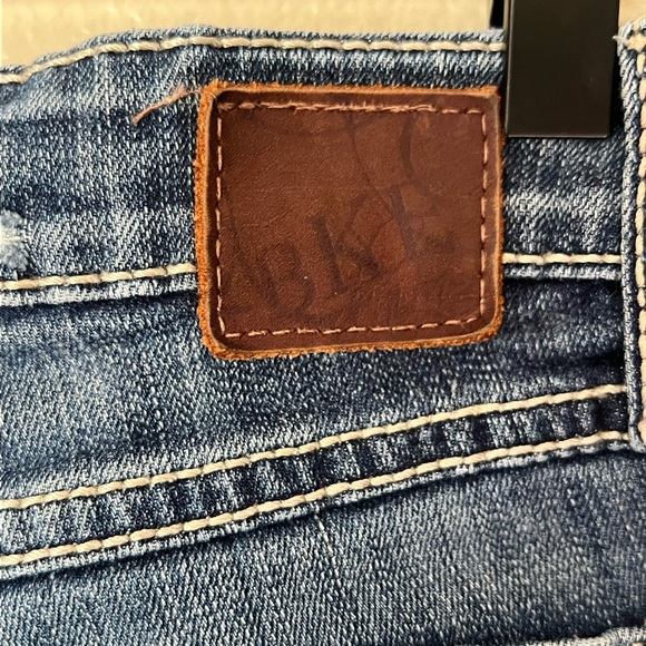 BKE Sabrinaโ Cropped Jeans - Picture 7 of 7